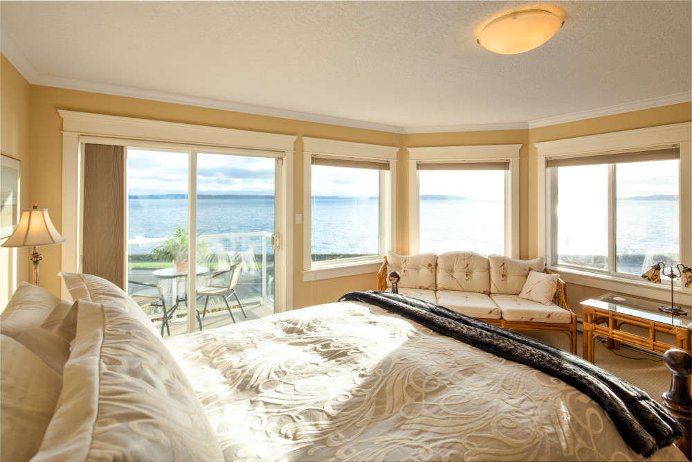 9458 Lochside Drive | Sidney, BC | Gay Helmsing & Anthea Helmsing | www.helmsinghomesforsale.com